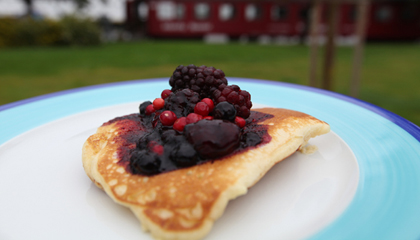 Svele served with fresh mountain berries.