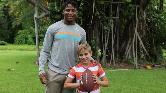 NFL running back Kenyan Drake offers the Kid Stew cast his perspective on the creativity of sports.
