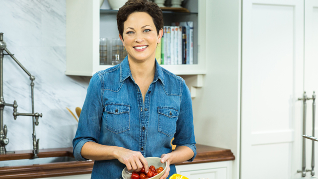 Preview the second season with host and James Beard Award-winning cookbook author Ellie Krieger